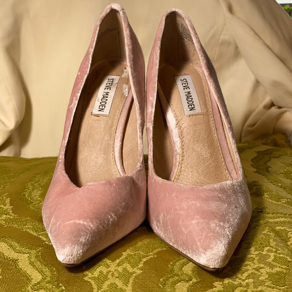 Steve Madden Velvet Pointed Toe Pumps